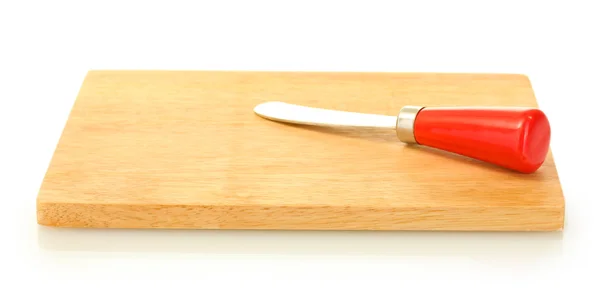Schneidebrett mit Messer für Käse isoliert auf weißer Nahaufnahme — Stockfoto