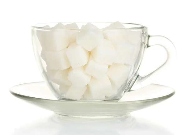 Ραφιναρισμένη ζάχαρη στο κύπελλο γυαλιού που απομονώνονται σε λευκό φόντο — Φωτογραφία Αρχείου
