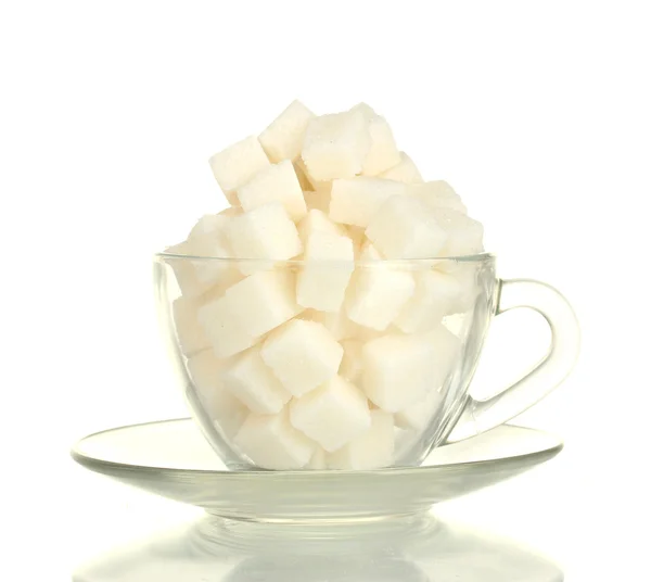 Zahăr rafinat în ceașcă de sticlă izolat pe fundal alb — Fotografie, imagine de stoc