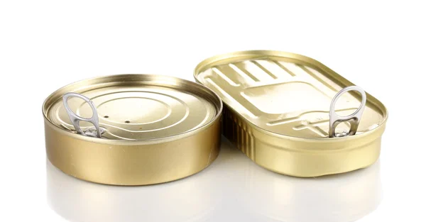 Latas de lata com anel de tração isolado em branco — Fotografia de Stock
