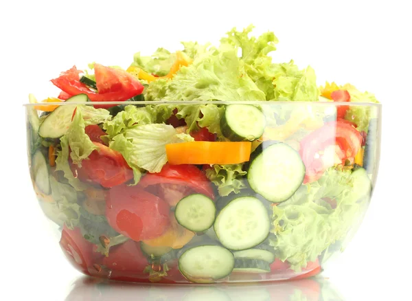 Insalata di verdure fresche in ciotola trasparente isolata su bianco — Foto Stock