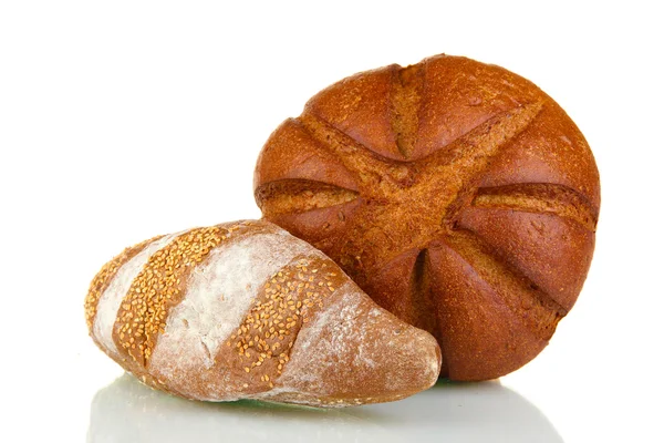 白色背景的自制全麦面包 — 图库照片