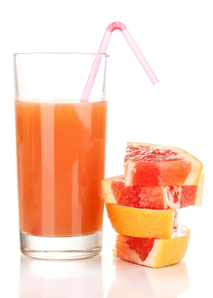 Plastry grejpfruta i sok na białym tle — Zdjęcie stockowe
