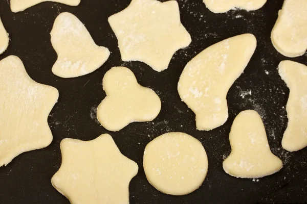 Biscoitos não cozidos em uma panela close-up — Fotografia de Stock