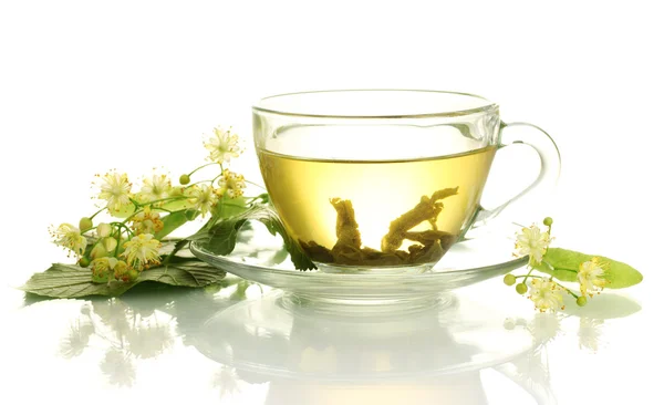 Csésze linden tea és elszigetelt fehér virágok — Stock Fotó