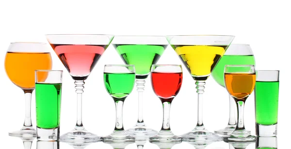 Алкогольні коктейлі ізольовані на білому — стокове фото