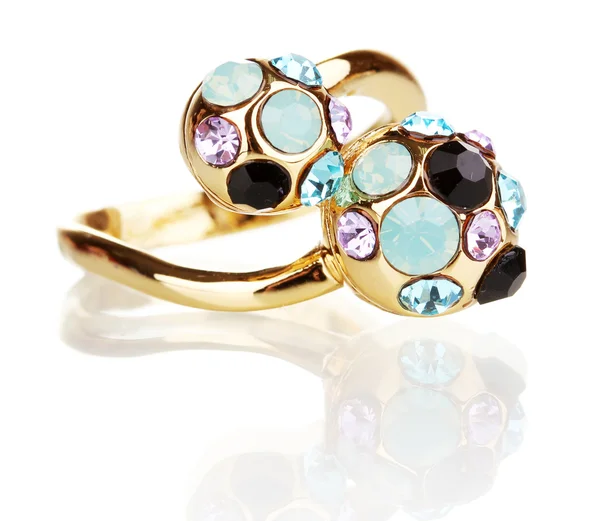Pierścionek z kryształów czarny, fioletowy, niebieski i jasne na białym tle — Zdjęcie stockowe