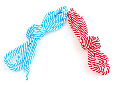 beyaz izole renkli ayakkabı bağcığı