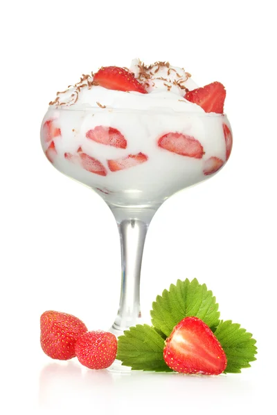 Glass of ripe strawberries with cream isolated on white — Stock Photo, Image