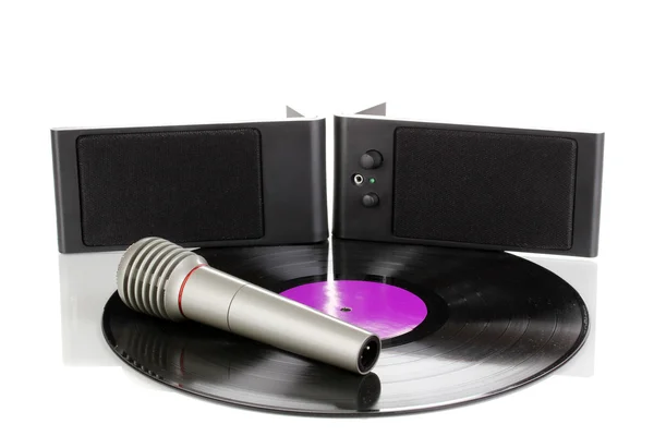 Zwart vinyl record met luidsprekers en microfoon geïsoleerd op wit — Stockfoto