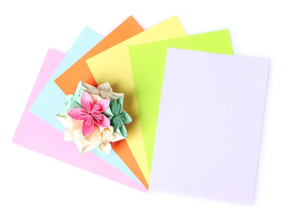 Colorfull origami kusudama a světlé papírem izolovaných na bílém — Stock fotografie
