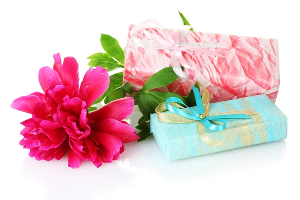 Beautirul pink gifts and peony flower isolated on white — Stock Photo, Image