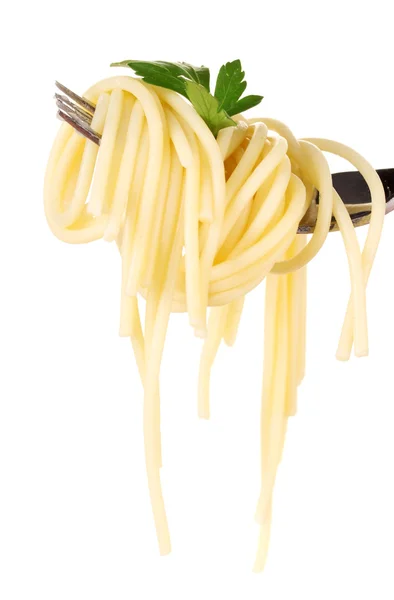 Beyaz zemin üzerine çatal yakın çekim üzerinde leziz spagetti — Stok fotoğraf