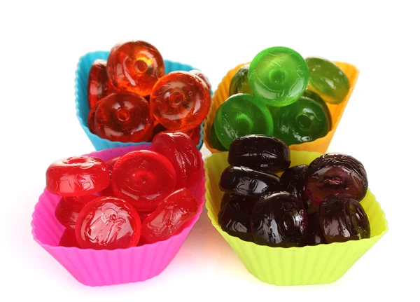 Smaczne cukierki kolorowy na białym tle — Zdjęcie stockowe