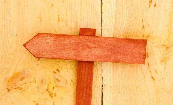 Tablero de letreros de madera color sobre fondo de madera — Foto de Stock