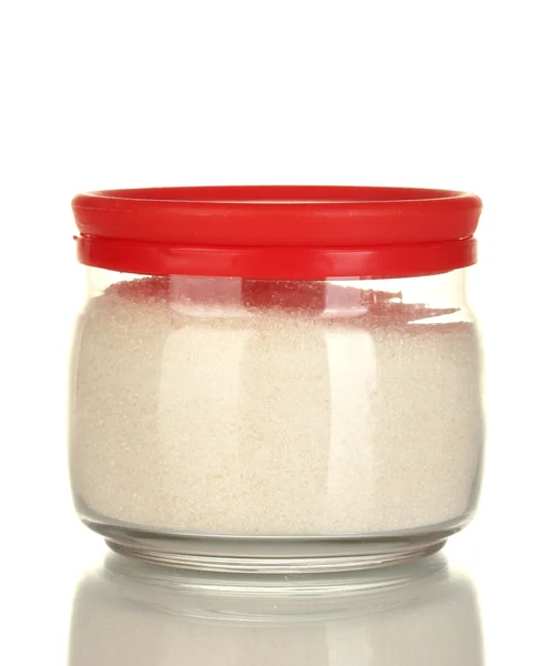 Frasco com açúcar cristalino branco isolado sobre branco — Fotografia de Stock