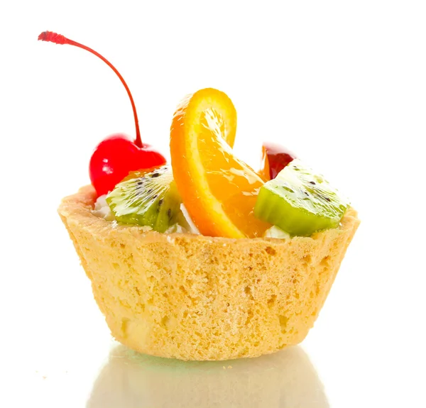 Sladký dort s ovocem, izolované na bílém — Stock fotografie