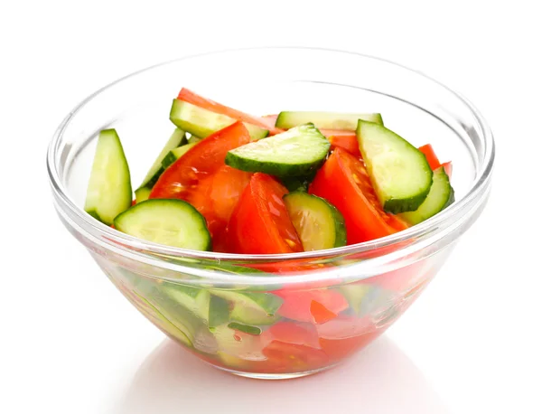 Friss saláta, paradicsom és uborka elszigetelt fehér — Stock Fotó