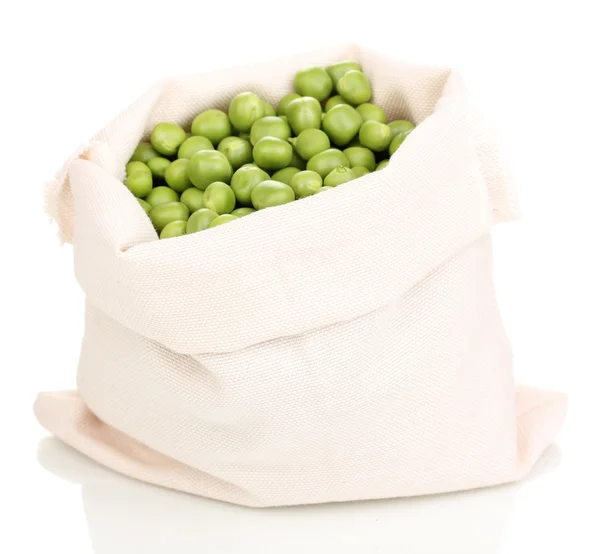 Guisantes verdes en bolsa aislados en blanco —  Fotos de Stock