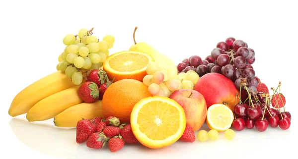 Εξωτικά φρούτα και τα μούρα που απομονώνονται σε λευκό — Φωτογραφία Αρχείου