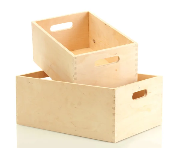 Пустые деревянные ящики, изолированные на белом — стоковое фото