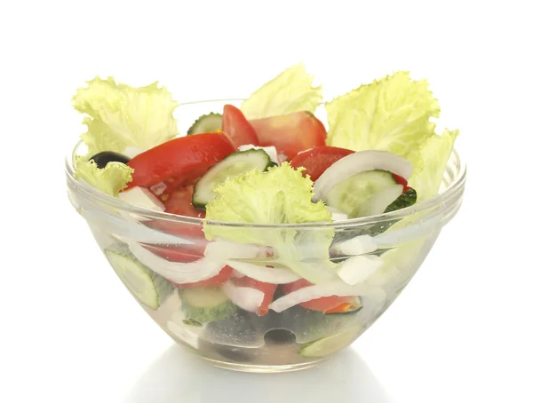 Salată grecească gustoasă izolată pe alb — Fotografie, imagine de stoc