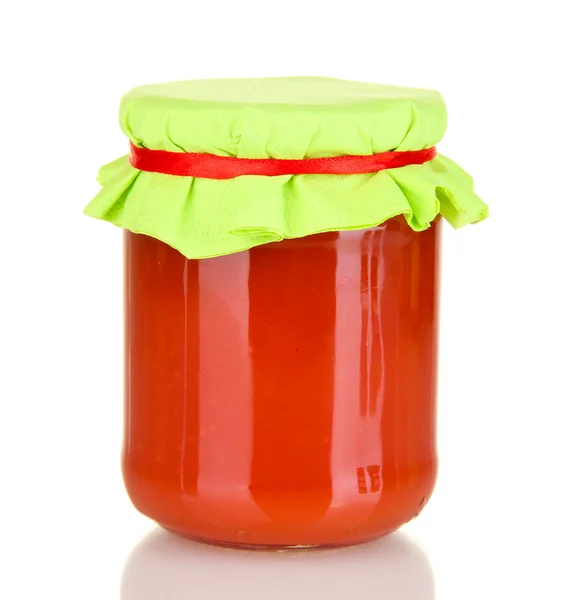 Tarro con pasta de tomate aislado en blanco — Foto de Stock
