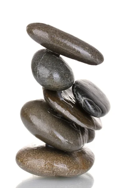 Pilha de pedras equilibradas isoladas em branco — Fotografia de Stock