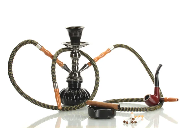 在白色背景上吸烟工具-阿拉伯水烟壶、 雪茄、 香烟、 管分离 — 图库照片