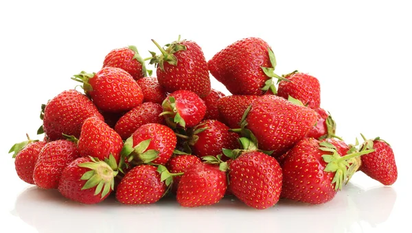 甜美成熟的草莓上白色隔离 — 图库照片