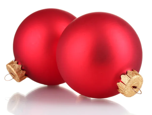 Güzel kırmızı Noel topları üzerinde beyaz izole — Stok fotoğraf