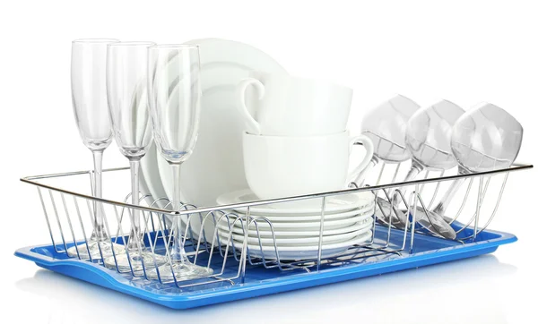 Czyste naczynia na stojak na białym tle — Zdjęcie stockowe