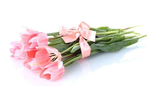 Mooie roze tulpen geïsoleerd op wit — Stockfoto