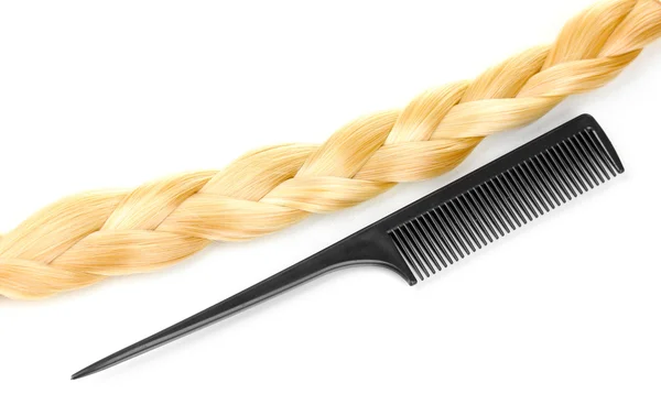 Lesklé blonďaté vlasy má v pigtail vlasy hřebenem izolované na bílém — Stock fotografie