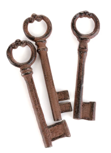 Kilka zabytkowych klucze na białym tle — Zdjęcie stockowe