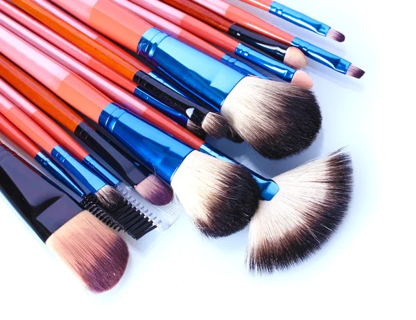 Make-up borstar isolerad på vit — Stockfoto