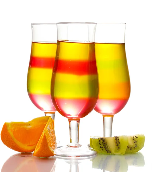 Fruit gelei in glazen en fruit geïsoleerd op wit — Stockfoto