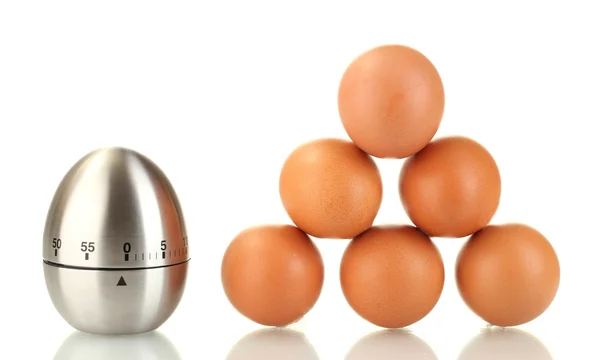 Eieruhr und Eier isoliert auf weiß — Stockfoto