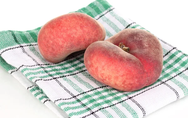 Rijp fig perziken op servet geïsoleerd op wit — Stockfoto