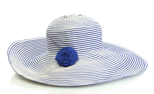 Летняя шляпа на белом фоне — стоковое фото