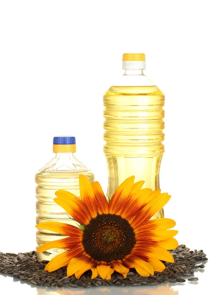 Solrosolja i en plast flaskor isolerad på vit bakgrund — Stockfoto