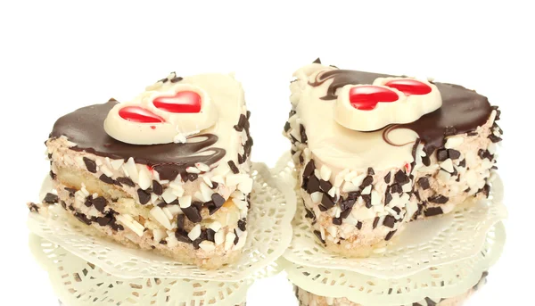 Süße Kuchen mit Schokolade isoliert auf weiß — Stockfoto