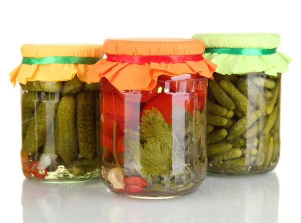 缶詰の野菜を白で隔離される jar ファイル — ストック写真