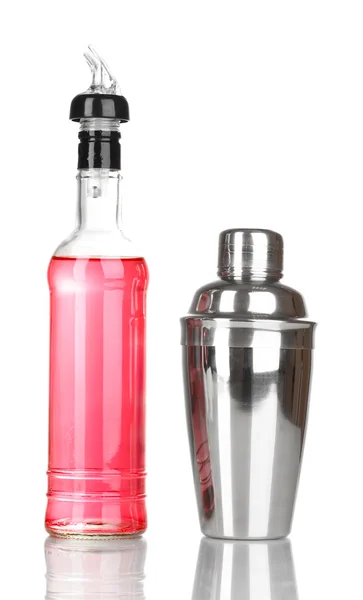 孤立在白色的美味粉红色鸡尾酒 — 图库照片