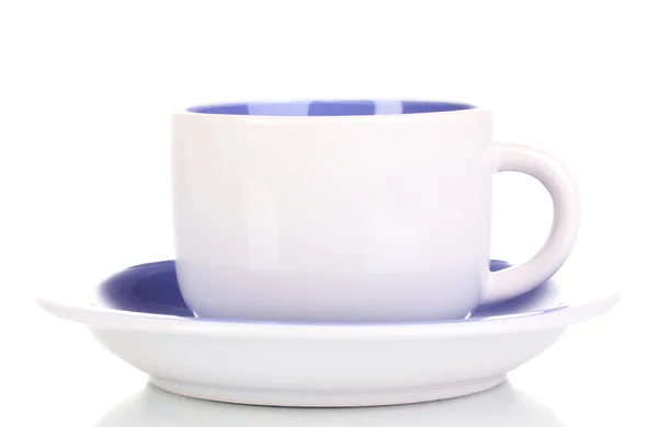 Белая чашка и блюдце изолированы на белом — стоковое фото