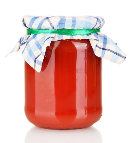 Glas mit Tomatenmark isoliert auf weiß — Stockfoto