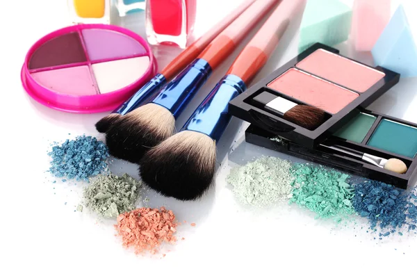 Eye shadow and make-up brushes isolated on white — Stock Photo, Image
