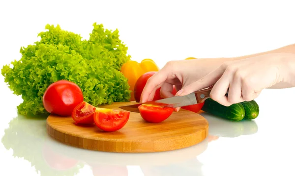 Kadın kesme sebze mutfak yazı tahtası üzerinde eller — Stok fotoğraf