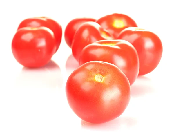 Стиглі червоні помідори ізольовані на білому — стокове фото