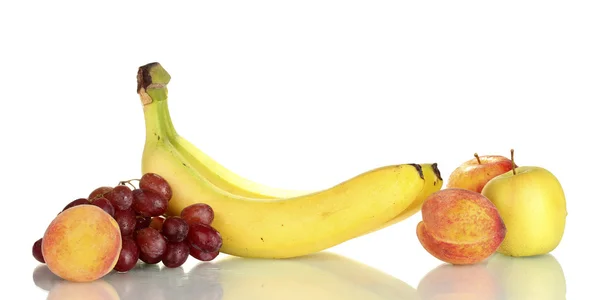 Reife Früchte isoliert auf weiß — Stockfoto